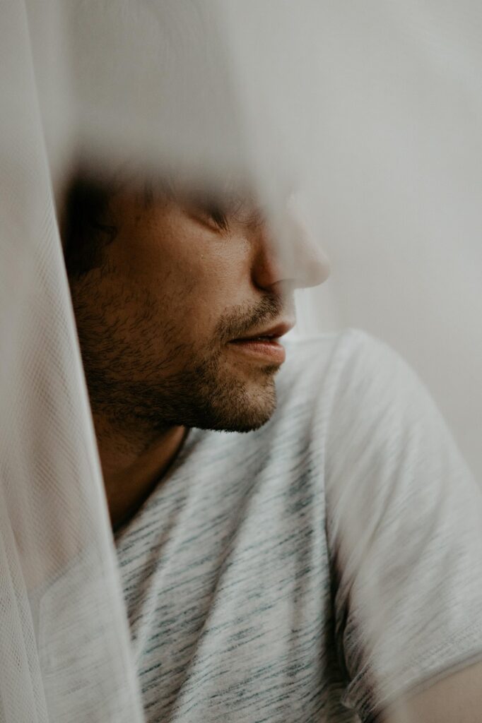 孤独を感じるあなたが匿名でできる相談方法は？