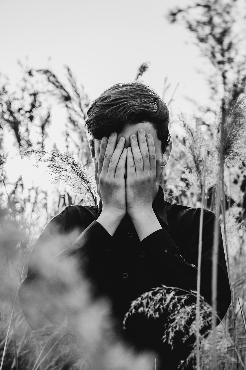 うつ傾向の人がLINE相談を利用する際の匿名性について知っておくべきことは？