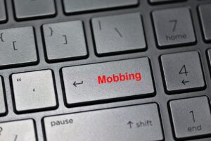 ネットいじめを相談したいけどLINEで大丈夫？